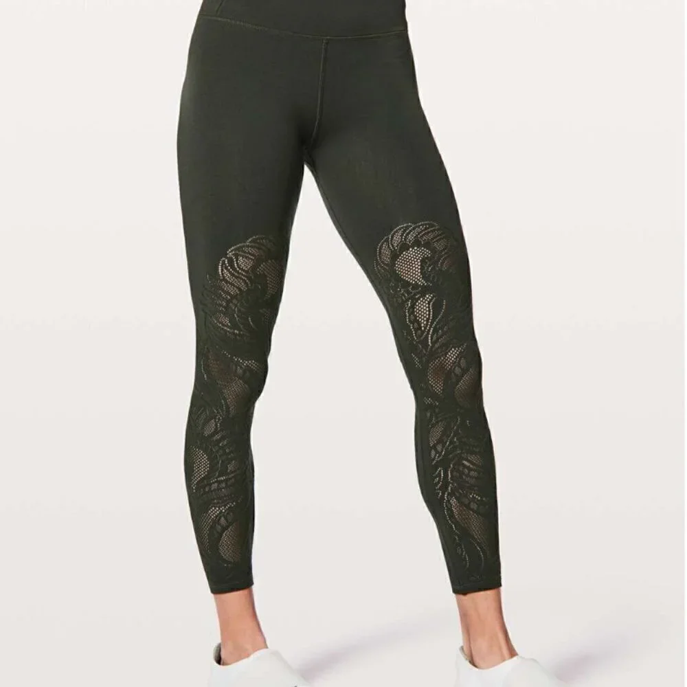 Lululemon Reveal Tight *Lattice Paisley 28